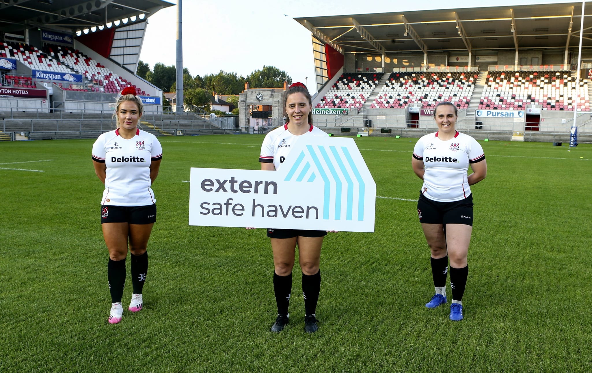 Ulster Rugby senior woman support the Extern launch